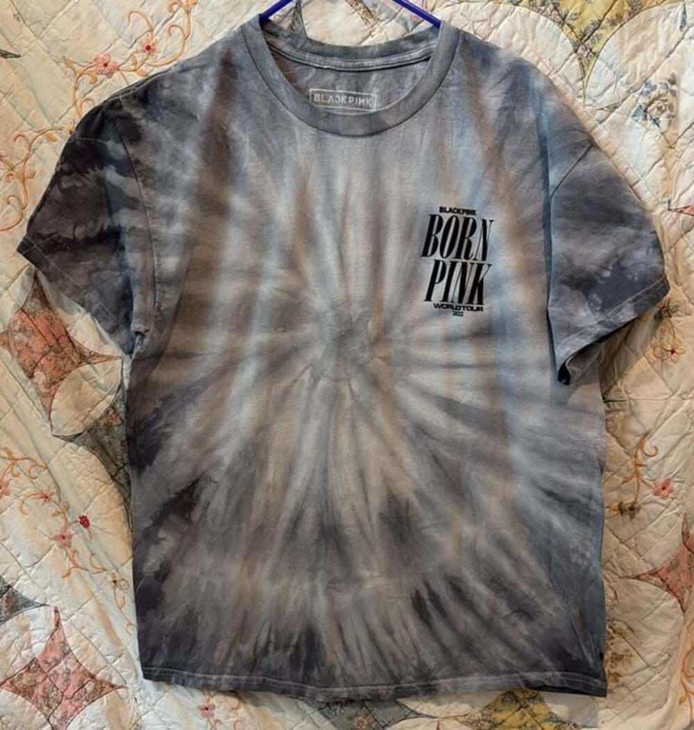 BLACKPINK Born Pink World Tour 2022 Graphic Gray Tie-Dye Crew Neck Tee L